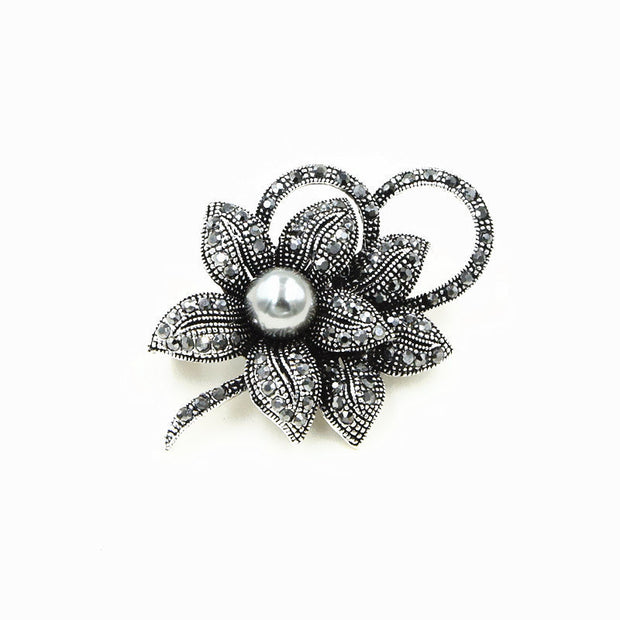 Fashion Crystal Pearl Bow Ladies Brooch Apparel